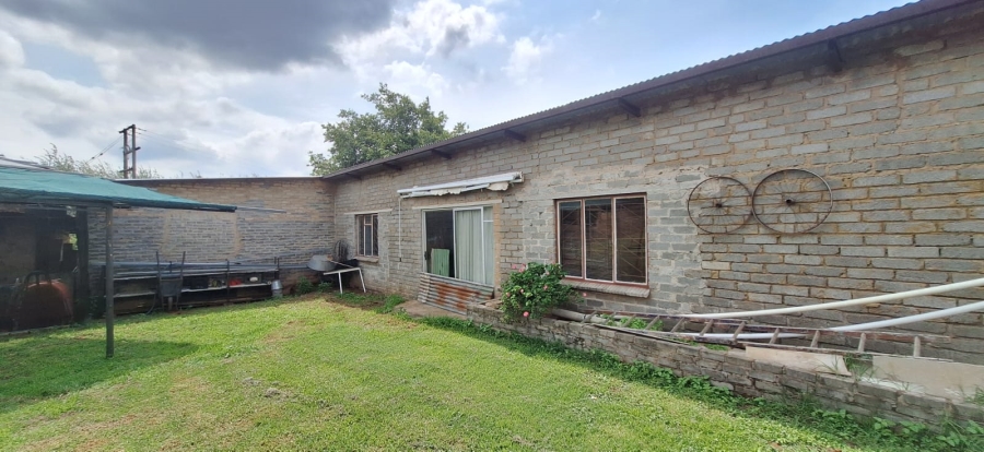 6 Bedroom Property for Sale in Rustenburg Rural North West